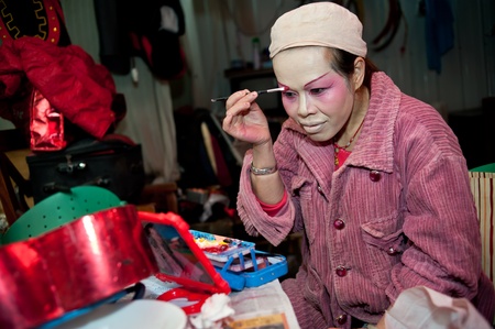 CHENGDU, CHINA-DECEMBER 11: Unnamed actor in the performance for the Sichuan opera on December 11, 2011,  Chengdu, it is a Chinese folk tradition that originated in China around 1700.のeditorial素材
