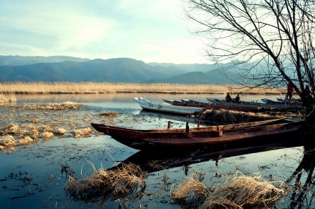 China Yunnan Lugu Lake scenery in winterのeditorial素材