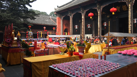 Chinese buddhist temple worshipのeditorial素材