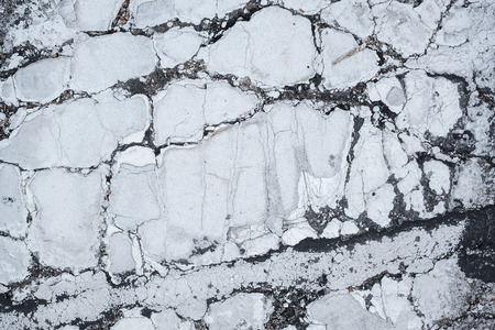 Crack floor
