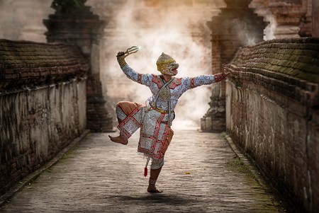 STRICTLY KHON DANCING: PERFORMERS of one of Thailand's most highly regarded dances are keeping the tradition alive, despite the recent decline in popularity of the art formのeditorial素材