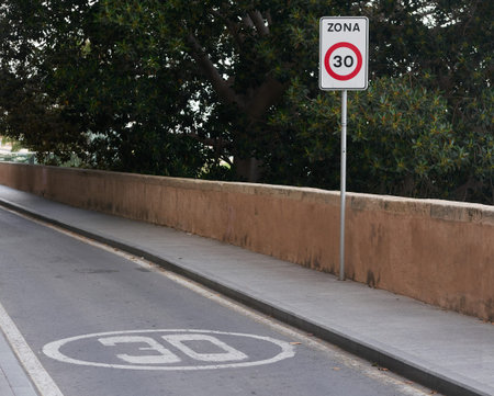 New 30 km per hour speed limit for cars in single-lane urban areas