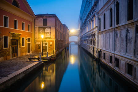 Venice, Italy - October, 2019: Mystical foggy early morning in Venice, Italy.のeditorial素材
