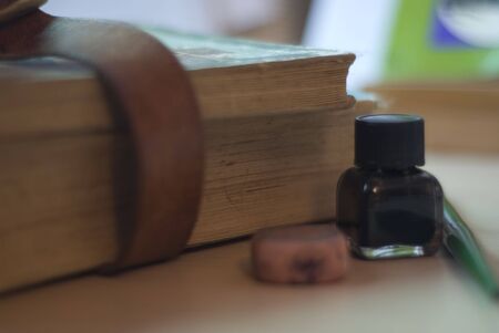 Set de utensilios antiguos para la escuelaの写真素材