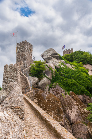 Adarve with stairs in the castle of the Moors in Sintra.のeditorial素材