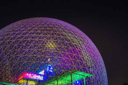View on the Montreal Biosphere at nightのeditorial素材