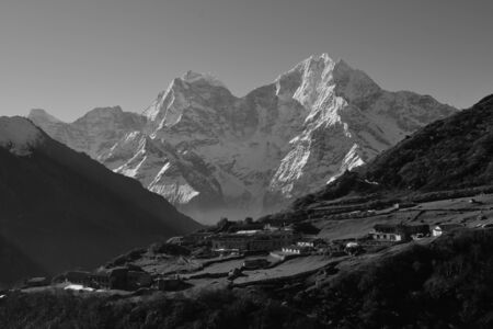 Village Dhole and Mt Thamserku, Everest National Parkの写真素材