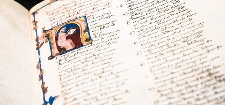 FLORENCE, ITALY - circa July 2021. Antique manuscript sheet from Dante Divine Comedy, 16th Century copy.のeditorial素材