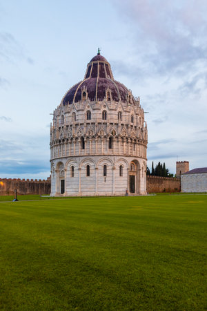 Pisa, Italy - 29 June 2023: cathedral sightseeing, travel destination, sunrise light, famous artistic buildingのeditorial素材