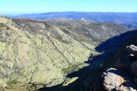 Snow gredos mountains in avila Spainの写真素材