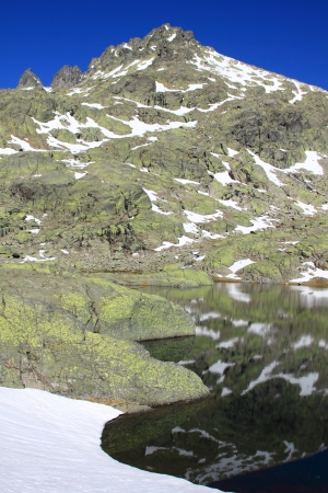 Snow gredos mountains in avila Spainの写真素材