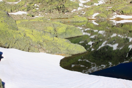 Snow gredos mountains in avila Spainの写真素材
