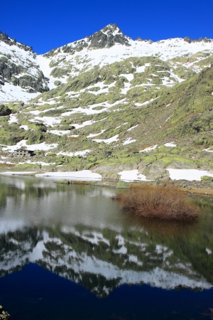 Snow gredos mountains in avila Spainの写真素材