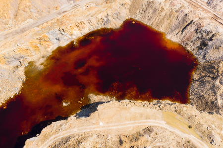 Quarry fluxes for the steel industry, flooded with water