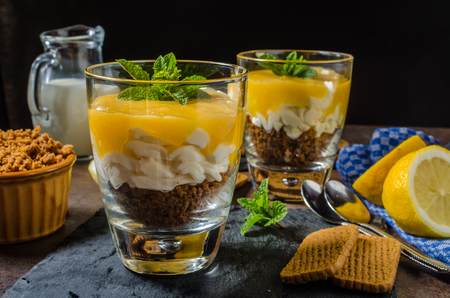 Mini Lemon Curd Cheesecakes, delicious lemon flavour and crispy biscuitの写真素材