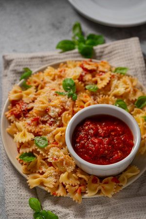 Delicious and simple pasta with marinara sauce, full of garlic and spicesの写真素材