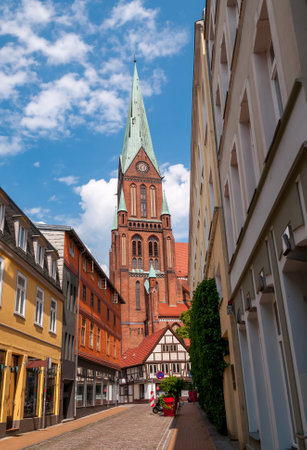 Strolling towards the Cathedral in Schwerin on a Sunny Dayのeditorial素材