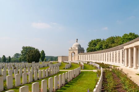 Zonnebeke, Belgium - Mai 20, 2018: Tyne cot military cemetery in flanders fields on a beautiful day .のeditorial素材