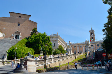 Tourists visiting the New Palace in Piazza del Campidoglio in Romeのeditorial素材