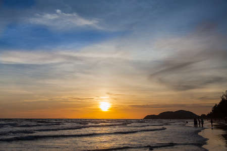 Sunset and sea waves, Beautiful gold sunset on the sea.  Sea Sunsetの写真素材