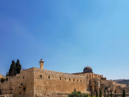 Al Aqsa mosque photographed on a bright summer day, seen from the Dung gateの素材