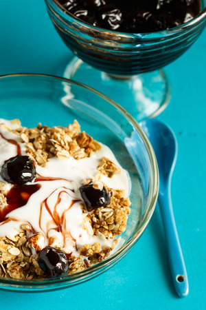 The breakfast cereal in the glass bowlの写真素材
