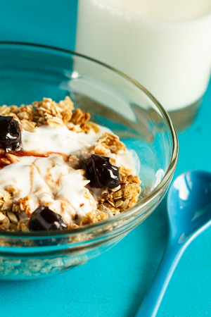 The breakfast cereal in the glass bowlの写真素材