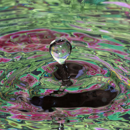 Water droplets form beautiful and psychedelic patterns in water