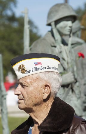 Veterans Day Pensacola Florida USA  A Pearl Harbor Survivor on parade againのeditorial素材