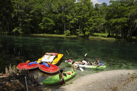 Family prepare to go kayaking on the Rainbow River at Dunnellon Florida USAのeditorial素材