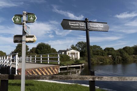 Splatt Bridge on the Gloucester & Sharpness Canal at Frampton on Severn in Gloucestershire, England UKのeditorial素材