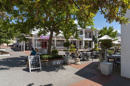 Franschhoek, Western Cape, South Africa. Dec 2019.   An openair restaurant in the main street of Franschhoek a popular tourist town.のeditorial素材