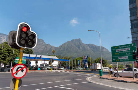 Newlands, Cape Town, South Africa. Dec 2019. Newlands a suburb of Cape Town situated on the oppisite side of Table Mountain. Road juncetion of M33 and M4.のeditorial素材