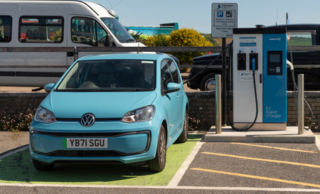 Penzance, Cornwall, England, UK. 2022. Car charging station for electric cars in a Penzance car park. UKのeditorial素材