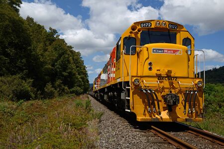REEFTON, NEW ZEALAND, DECEMBER 21, 2015: A Kiwi Rail DX class locomotive diesel-electric locomotive enroute from Reefton to Otago  on 21.12.2015のeditorial素材