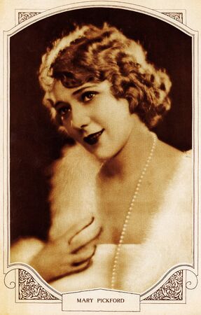 Studio portrait of Hollywood actress, Mary Pickford, famous during the era of silent movies. Centrefold from Picture Show Art Supplement 1.9.1928のeditorial素材