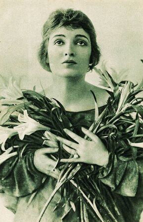 Studio portrait of Hollywood actress, Alice Joyce, famous during the era of silent movies. Centrefold from Picture Show Art Supplement 23.10.1920.のeditorial素材