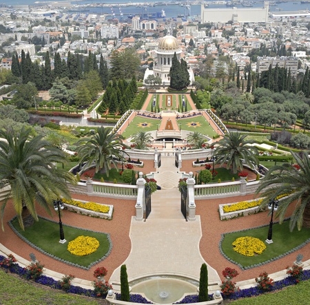 Ornamental garden of the Baha'i Temple in Haifa, Israel.This temple in Haifa houses the tomb of the Bab, the herald of Bahaulla (1817-1892) - the central figure of the Baha'ifaith and is world center of this religion.の写真素材