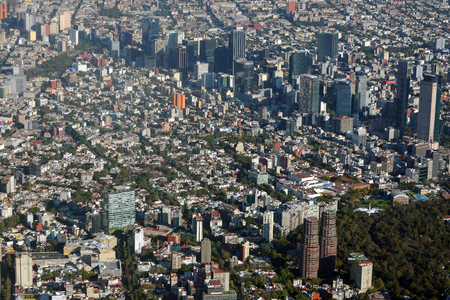 Aerial view of Mexico City. An aerial view of Paseo de la Reforma in Mexico City.のeditorial素材