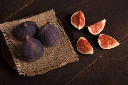 closeup of fresh figs in rustic styleの写真素材