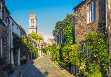 Circus lane in Edinburgh on a nice sunny day of summer. Summer in Scottish capital. Famous streets in Edinburgh. Discover Scotland. Scottish history.のeditorial素材