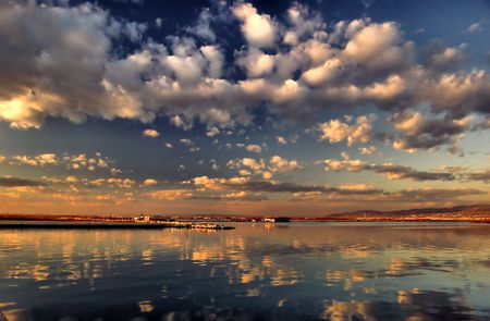 Sky reflectionsの写真素材