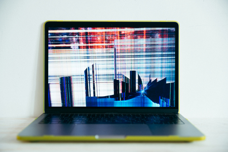 laptopr with cracked screen