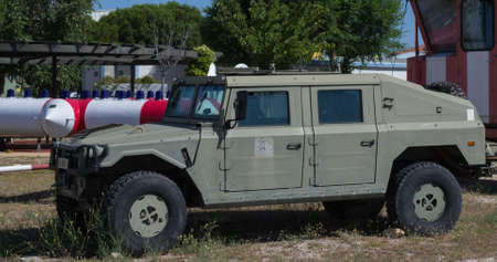 military car green off-road military wheel door