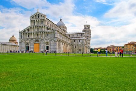 The image of the old part of Pisa's famous among the many tourists to the beautiful backdrop of clouds, Italy.のeditorial素材