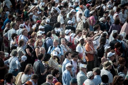 MILAN, ITALY - JUNE 1  Pope Benedict XVI in Milan JUNE 1, 2012  Pilgrims arrive in Milan from all around the world for the Pope Benedict XVI s visitのeditorial素材