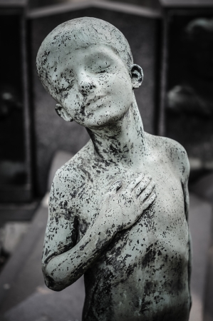 scary cemetery statue horror deathの写真素材