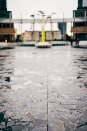 blurred city and people urban scene backgroundの写真素材