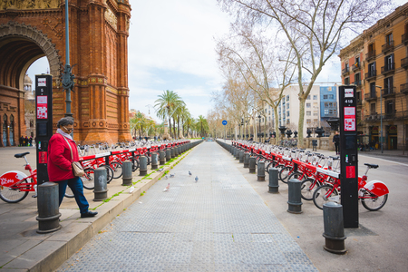 BARCELONA, SPAIN - MARCH 21: streets of Barcelona on March 21, 2015. Barcelona is the capital city of Catalonia in Spain and the country's second largest city, with a population of 1.6 millionのeditorial素材