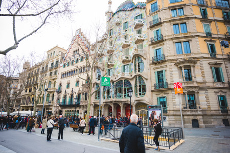 BARCELONA, SPAIN - MARCH 21: casa battlÃ² on March 21, 2015. Casa BattlÃ² is a work of the famous architect Antoni GaudÃ­ who is in Barcelona at number 43 of the Passeig de GrÃ cia.のeditorial素材